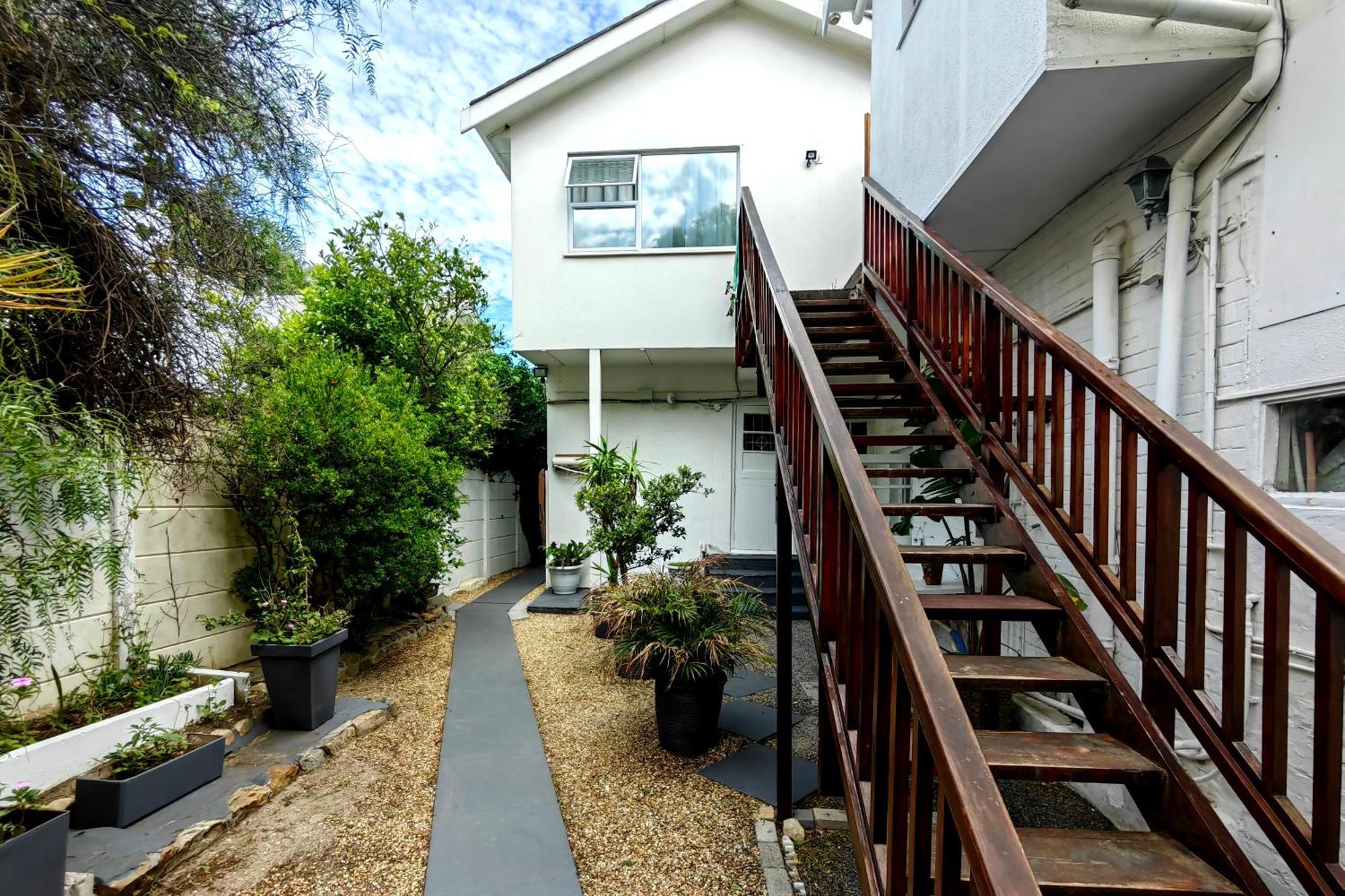 Swiss Cottage Guest House เคปทาวน์ ภายนอก รูปภาพ