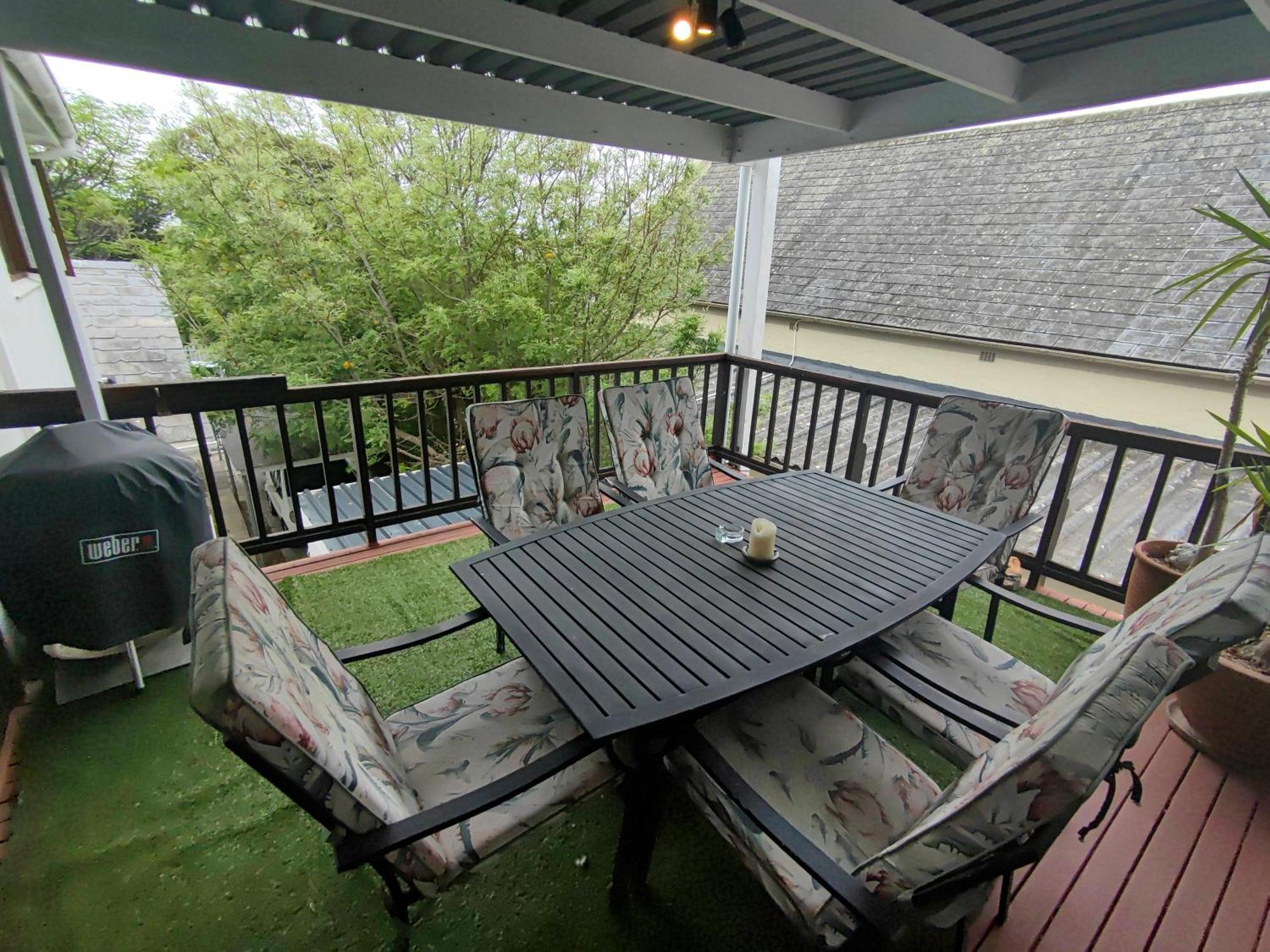 Swiss Cottage Guest House เคปทาวน์ ภายนอก รูปภาพ
