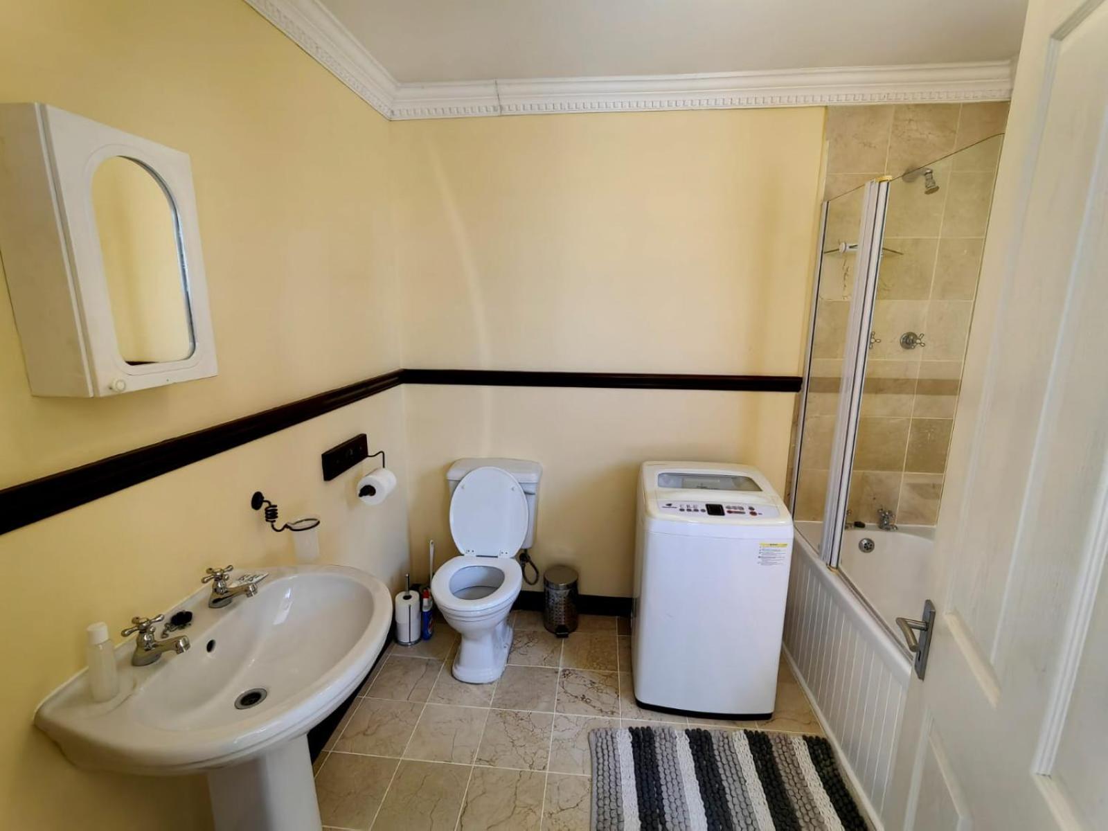 Swiss Cottage Guest House เคปทาวน์ ภายนอก รูปภาพ