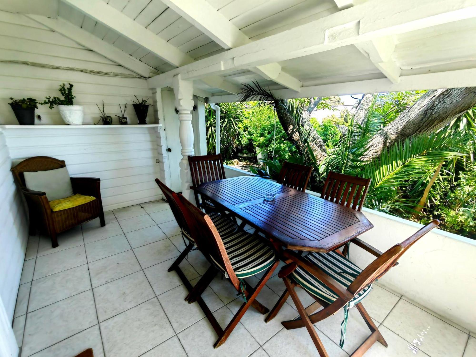 Swiss Cottage Guest House เคปทาวน์ ภายนอก รูปภาพ