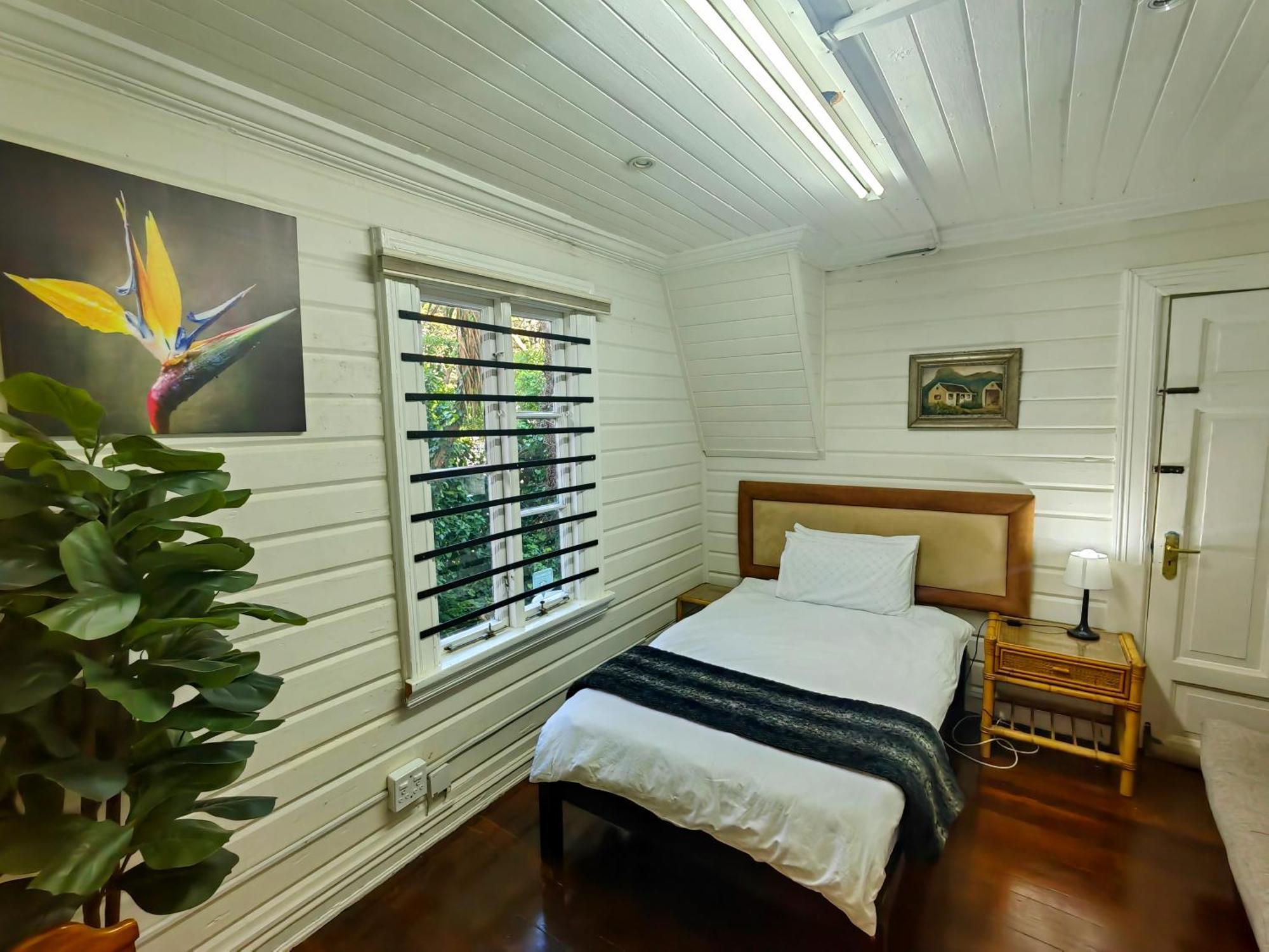 Swiss Cottage Guest House เคปทาวน์ ภายนอก รูปภาพ