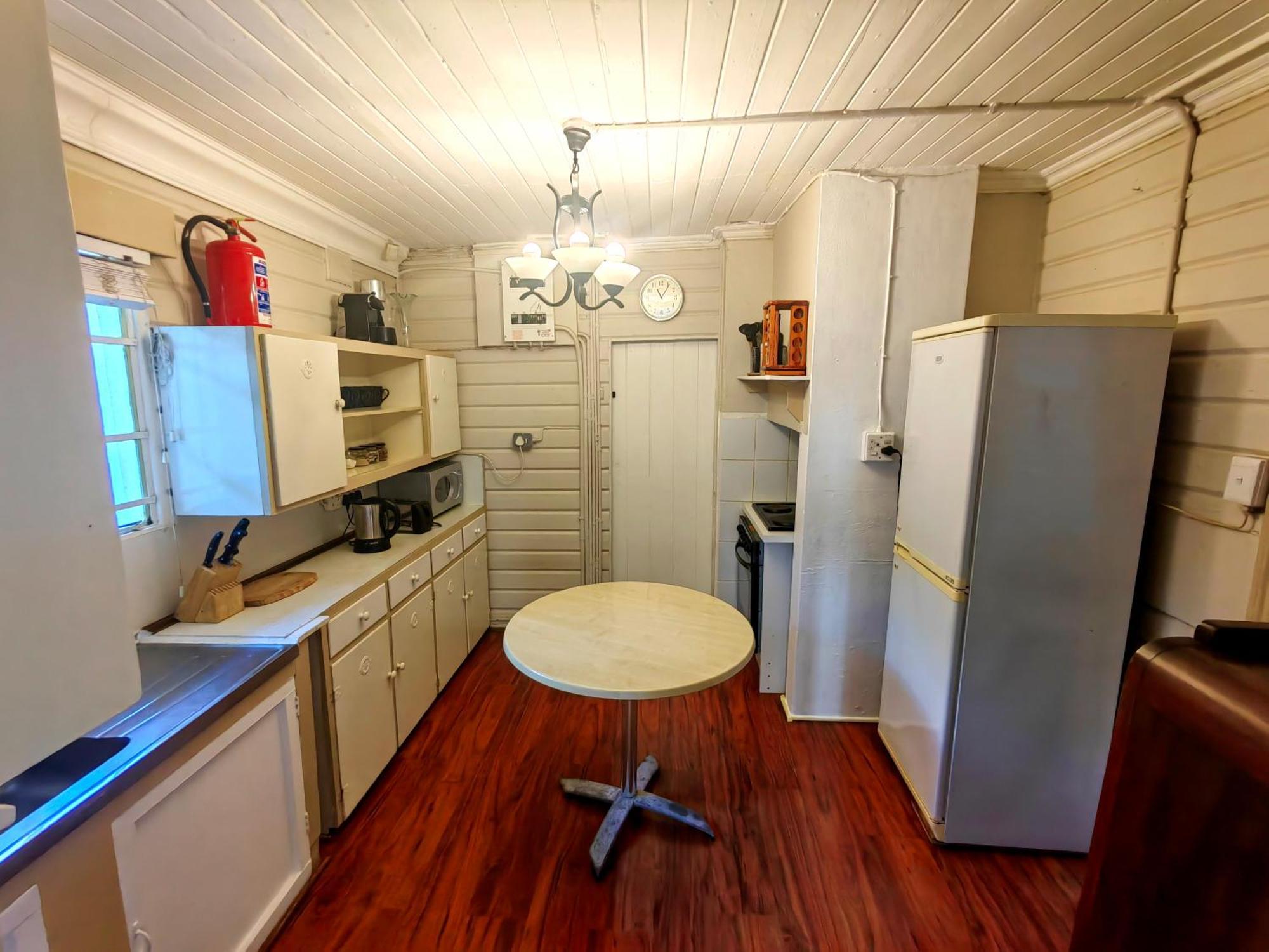 Swiss Cottage Guest House เคปทาวน์ ภายนอก รูปภาพ